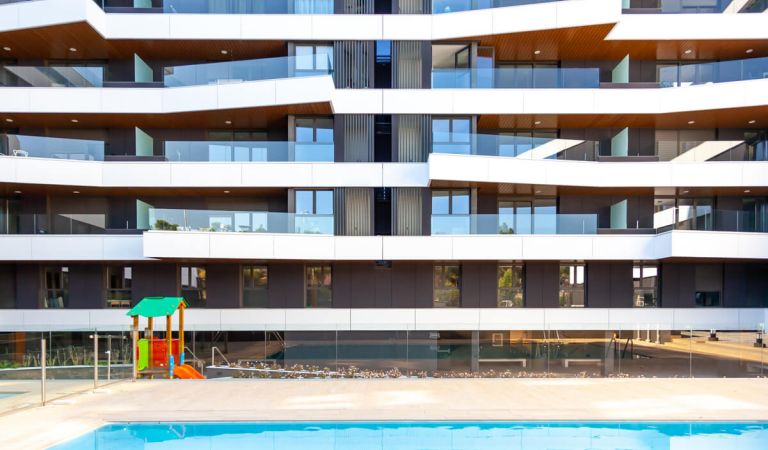 Pisos obra nueva con piscina en Alameda de Osuna